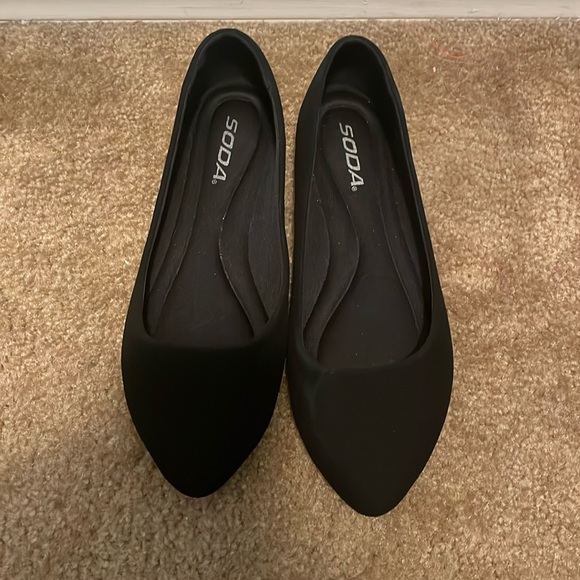Women’s black slip on flats - Picture 3 of 5